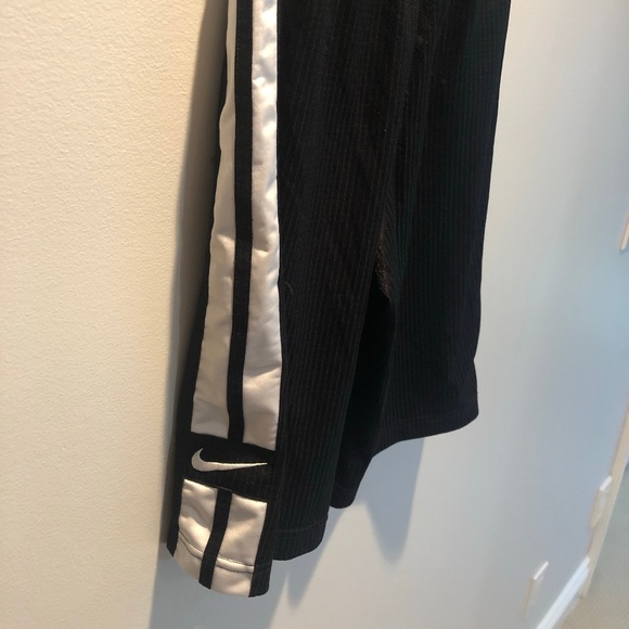 Nike Black Short Men Size Medium - Picture 2 of 3